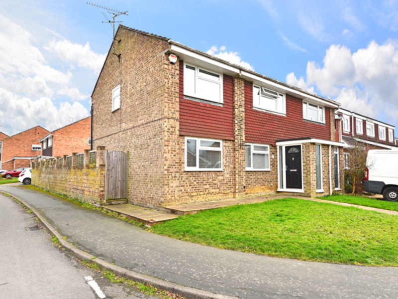 4 bed House - Semi For Sale in Horsham, West Sussex