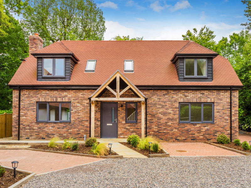 4 bed House - Detached For Sale in Billingshurst, West Sussex - 2