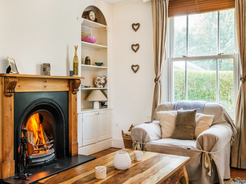 4 bed House - Detached For Sale in Redhill, Surrey - 2
