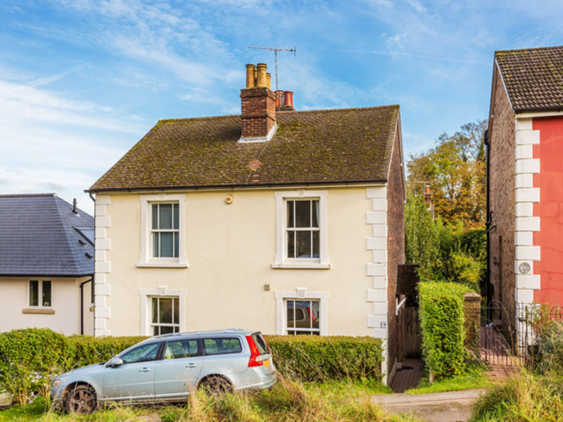 4 bed House - Detached For Sale in Redhill, Surrey