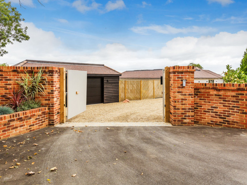 4 bed Bungalow - Detached For Sale in Banstead, Surrey - 3