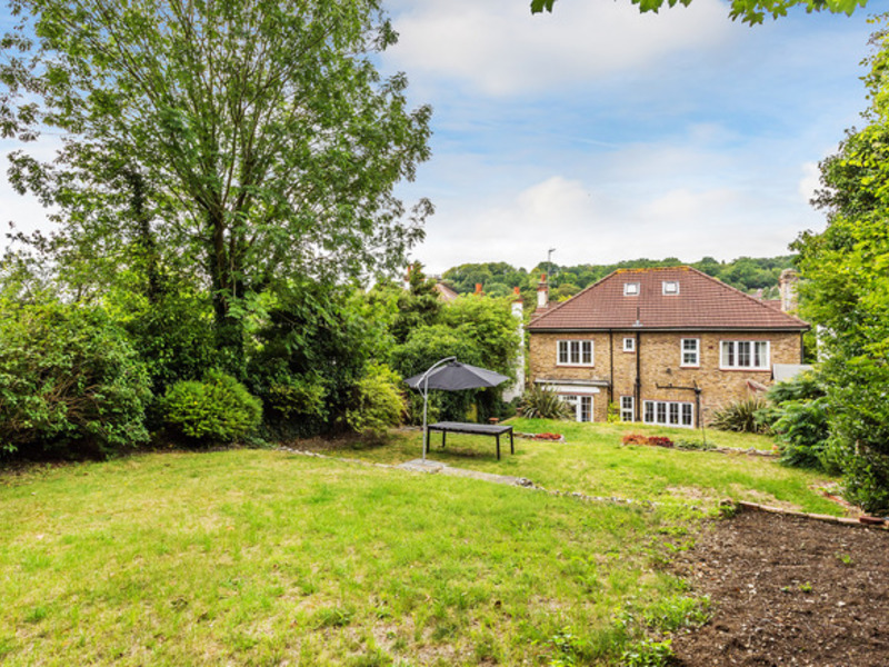 5 Bed House Detached For Sale in Purley
