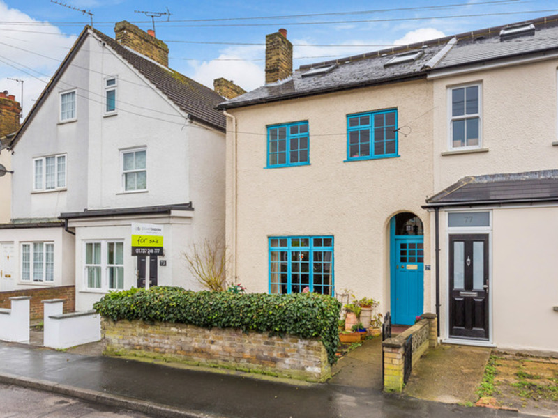 5 bed House - Semi For Sale in Walton-On-Thames, Surrey