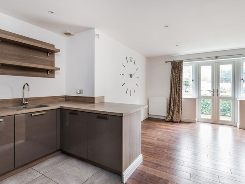 2 Bed Apartment For Sale in Coulsdon