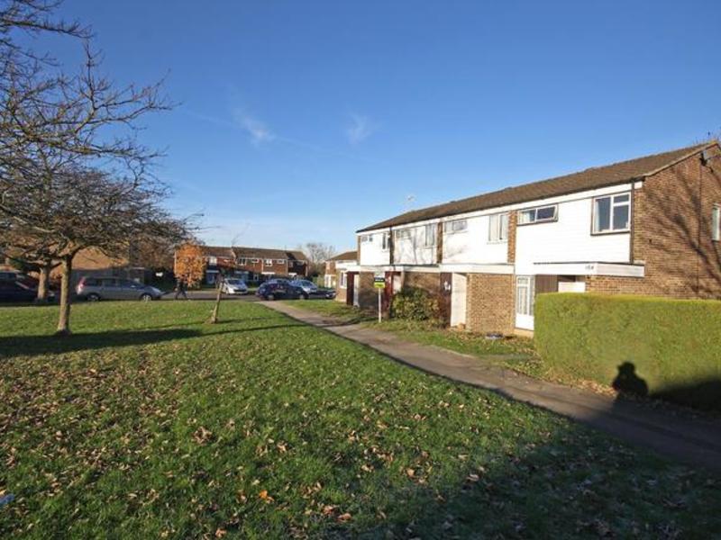3 Bed House Terrace To Rent in Horley