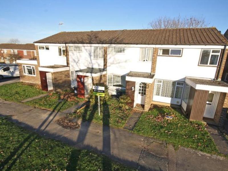 3 Bed House Terrace To Rent in Horley