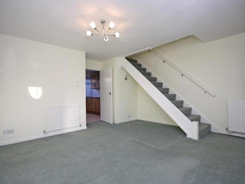 3 Bed House Terrace To Rent in Horley