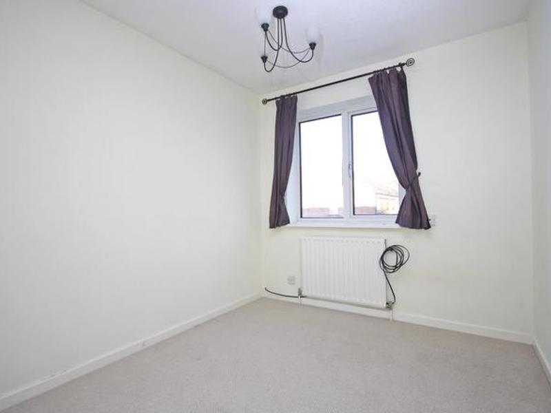 3 Bed House Terrace To Rent in Horley