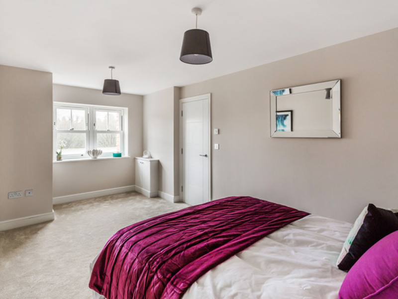 3 bed House - End Terrace For Sale in Dorking, Surrey - 3