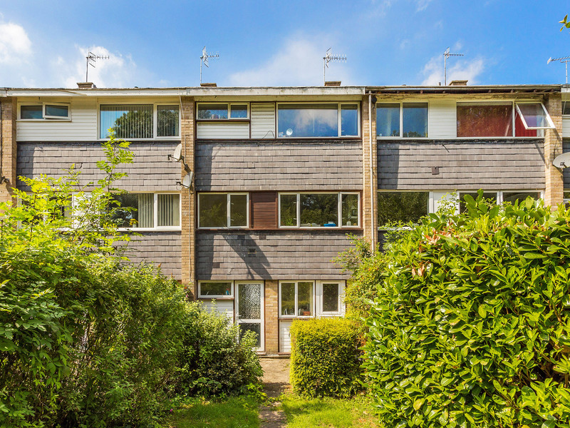 5 Bed House Townhouse For Sale in Crawley