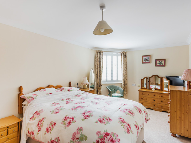 1 Bed Apartment For Sale in Crawley