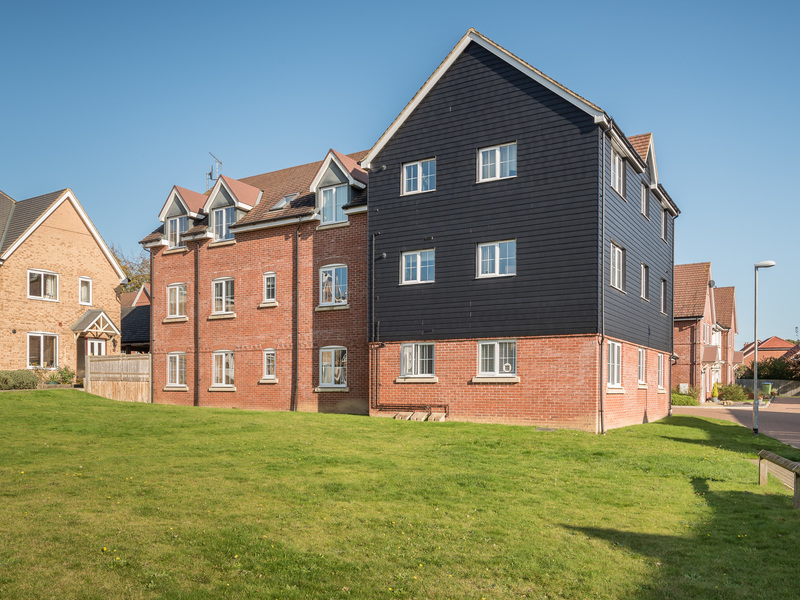 2 bed Apartment For Sale in Billingshurst, West Sussex
