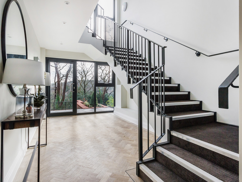 2 Bed Apartment For Sale in Caterham