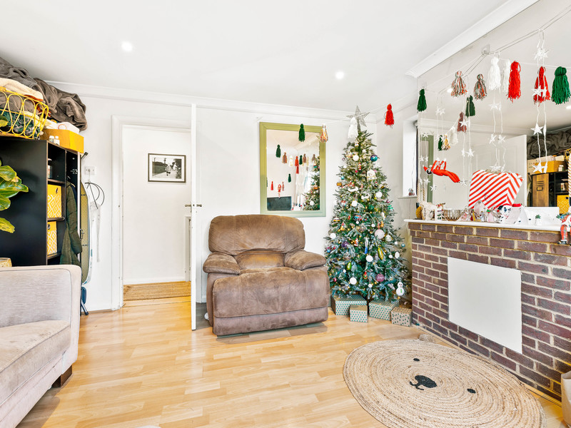 2 bed House - Semi For Rent in Horley, Surrey - 3