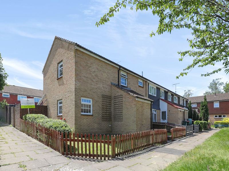 3 bed House - End Terrace For Sale in Crawley, West Sussex