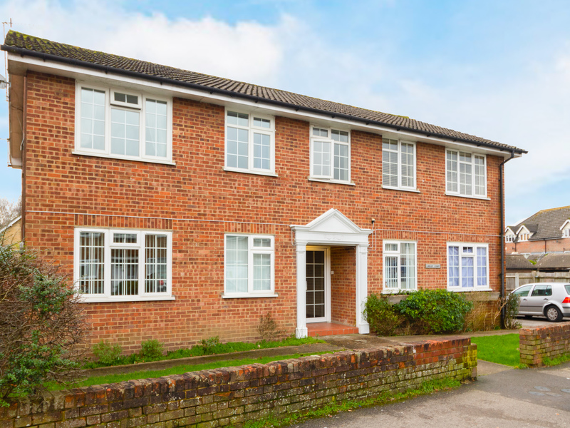 2 bed Apartment For Sale in Godstone, Surrey