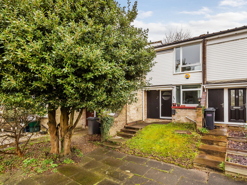 2 bed House - Terrace For Sale in Croydon, Surrey