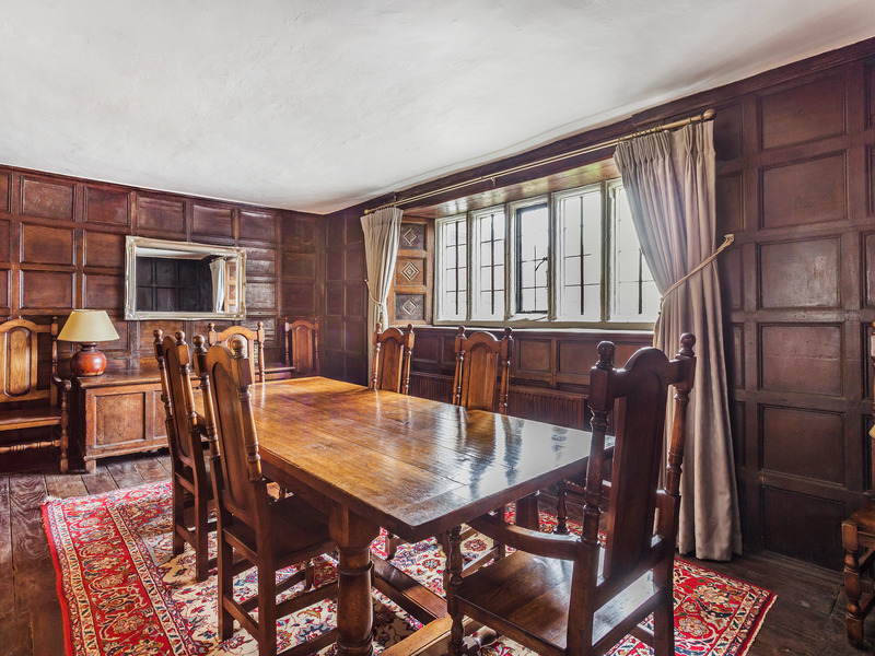 5 bed Character Property For Rent in East Grinstead, West Sussex - 2