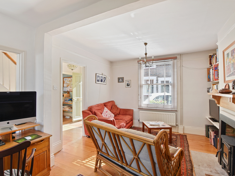 3 bed House - Semi For Sale in Dorking, Surrey - 3