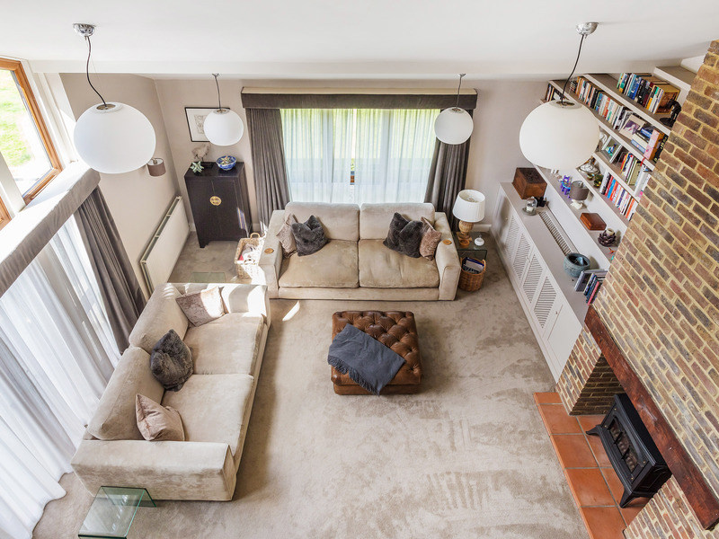 5 bed House - Detached For Sale in Horsham, West Sussex - 2