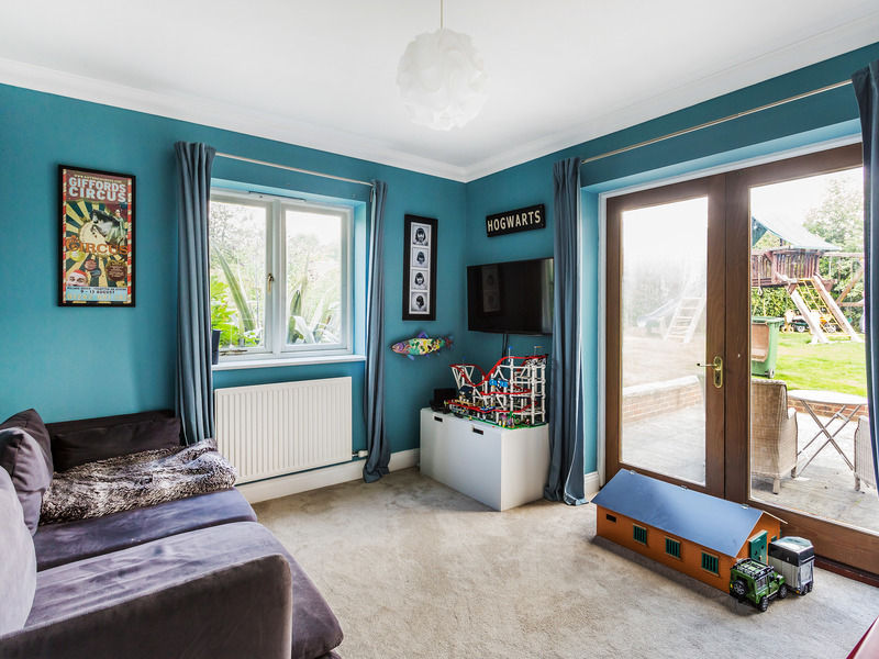 5 bed House - Detached For Sale in Horsham, West Sussex - 3