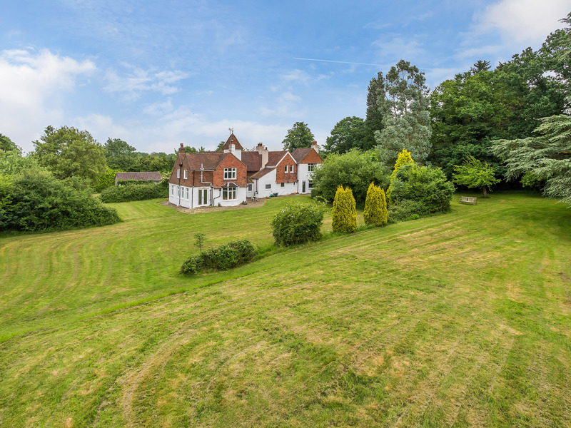 5 Bed House Detached For Sale in Newdigate