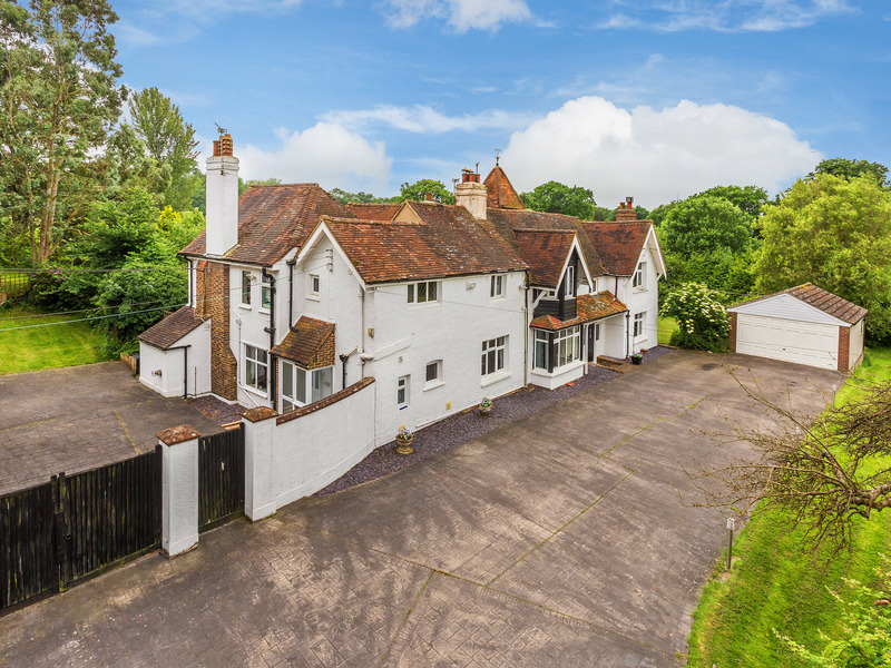 5 Bed House Detached For Sale in Newdigate