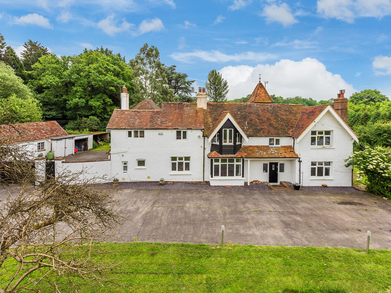 5 Bed House Detached For Sale in Newdigate