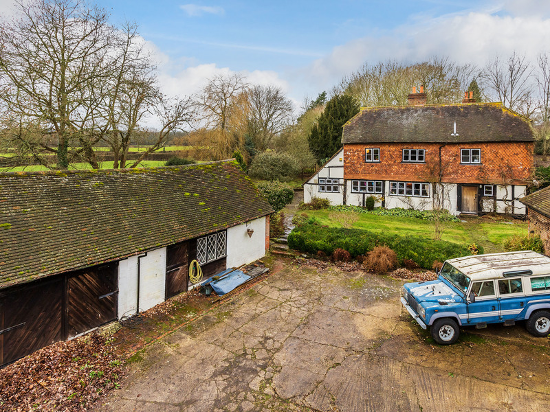 4 Bed House Detached For Sale in Charlwood