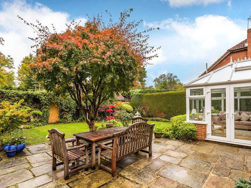 4 Bed House Detached For Sale in Ashtead