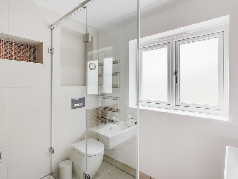 4 bed House - Detached For Sale in Tadworth, Surrey - 3