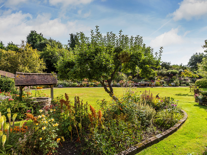 5 bed House - Detached For Sale in Horsham, West Sussex