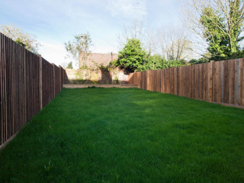 4 bed House - End Terrace For Sale in Croydon, Surrey - 2