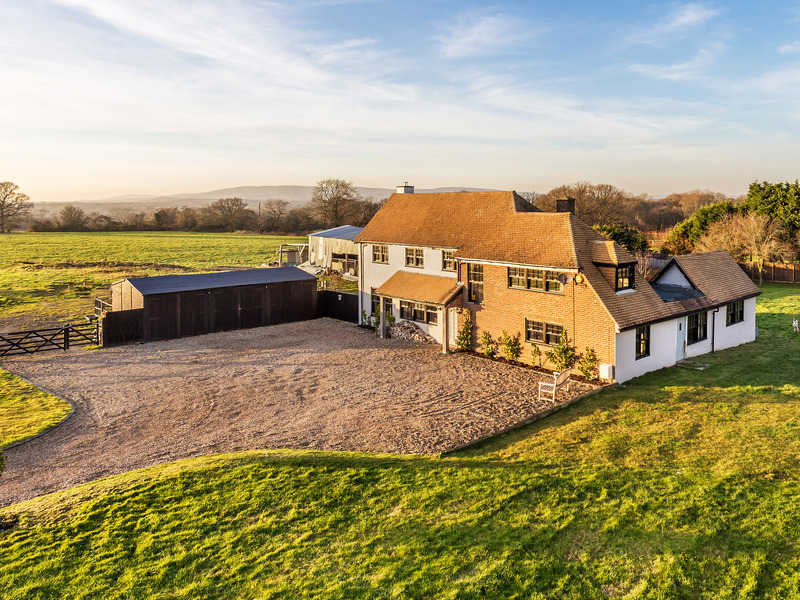 5 bed House - Detached For Sale in Dorking, Surrey - 3