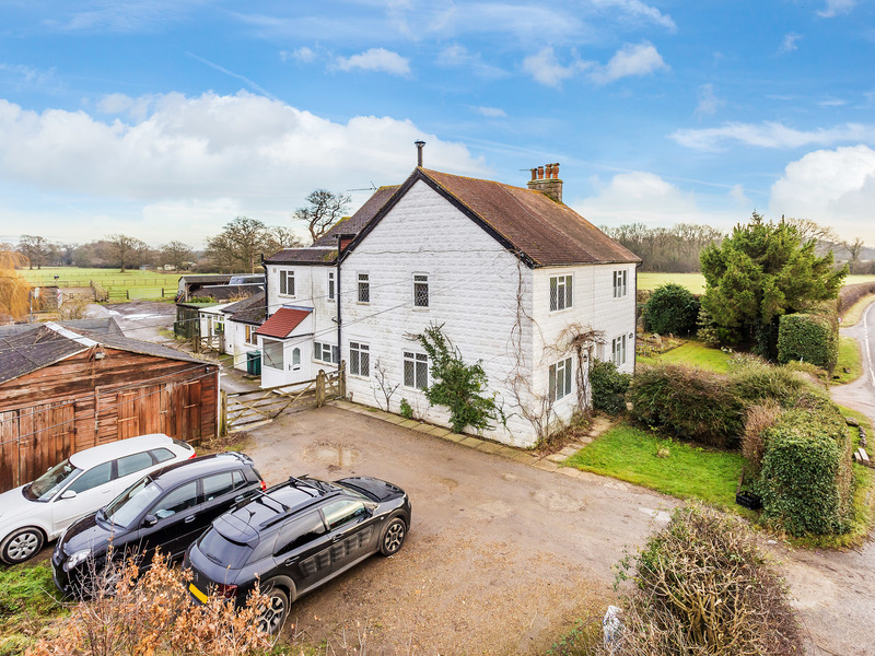 4 bed House - Semi For Sale in Horley, Surrey