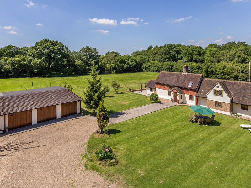 4 Bed House Detached For Sale in Lingfield