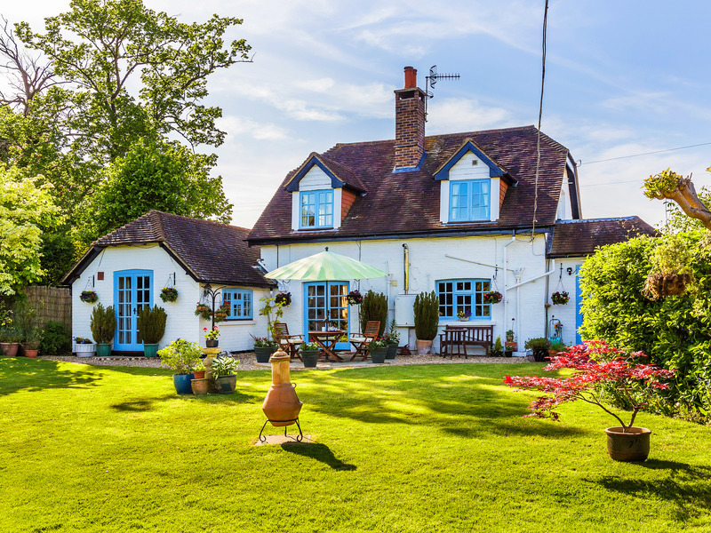 4 bed House - Detached For Sale in Norwood Hill, Surrey - 3