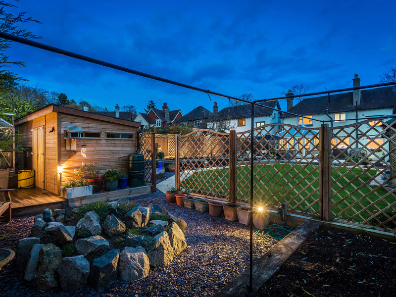 4 bed House - Detached For Sale in Redhill, Surrey - 2