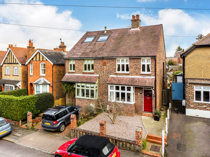 5 bed House - Semi For Sale in Reigate, Surrey