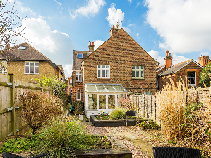 5 bed House - Semi For Sale in Reigate, Surrey - 2