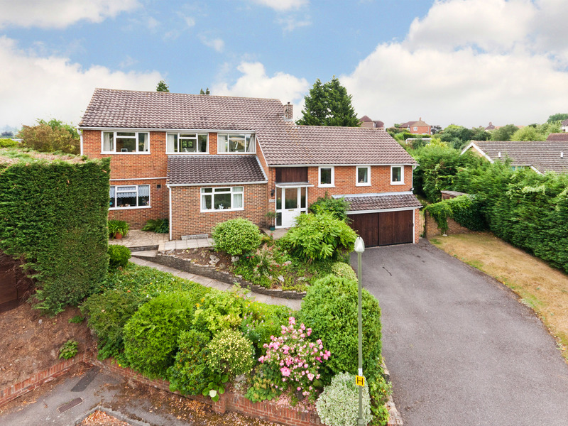 5 bed House - Detached For Sale in Dorking, Surrey