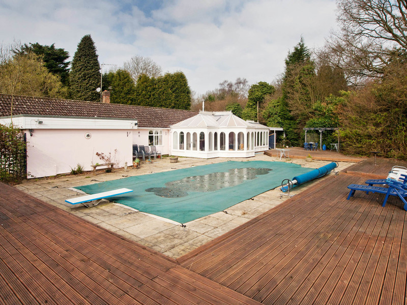 3 bed Bungalow - Detached For Sale in Caterham, Surrey - 3