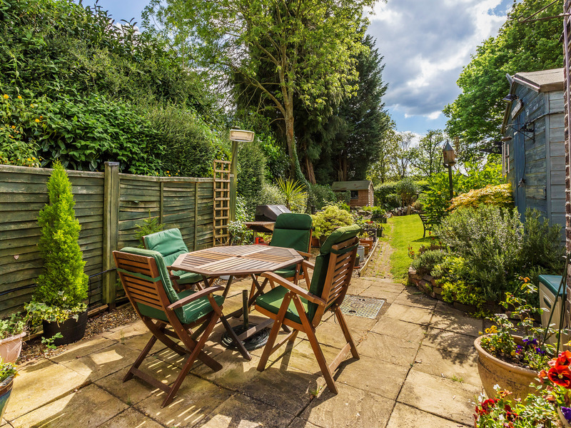 5 bed House - Detached For Sale in Tadworth, Surrey - 3