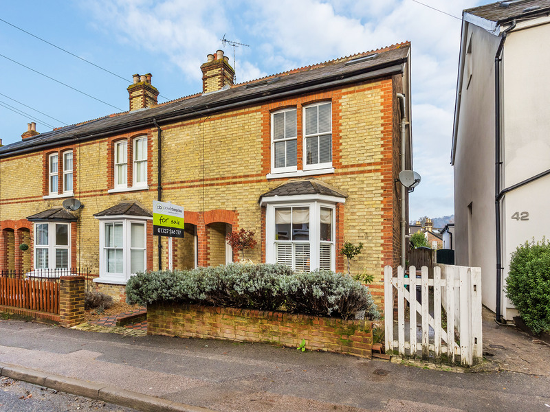 4 Bed House End Terrace For Sale in Reigate