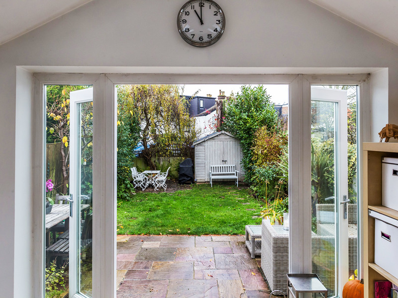 4 bed House - End Terrace For Sale in Reigate, Surrey - 2