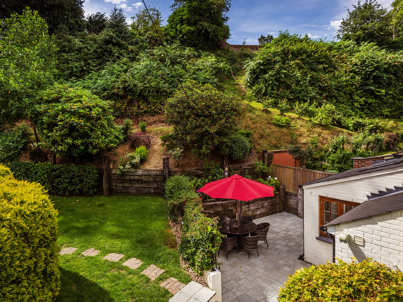 3 bed Cottage For Sale in Betchworth, Surrey - 3