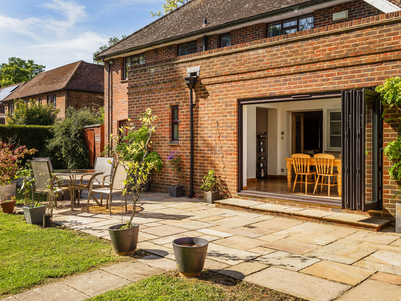 3 bed House - Detached For Sale in Horley, Surrey - 3