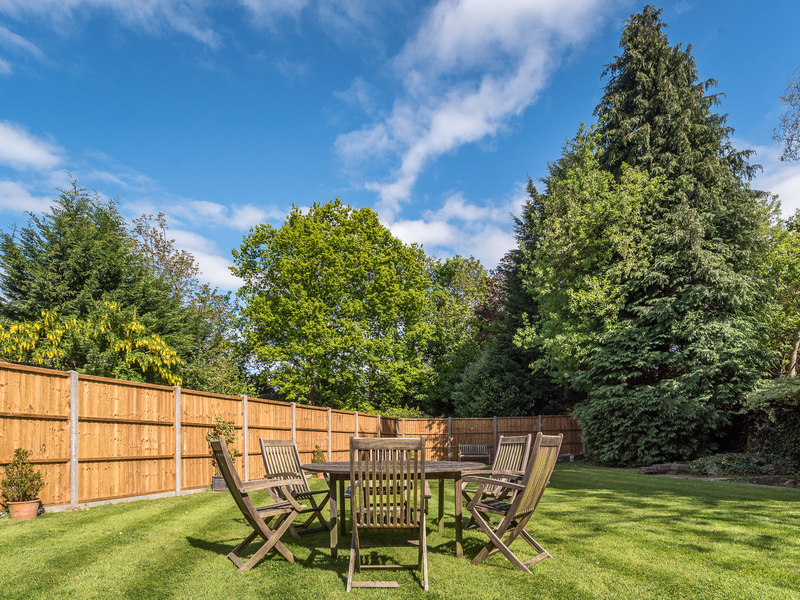 5 bed House - Detached For Sale in Redhill, Surrey - 3