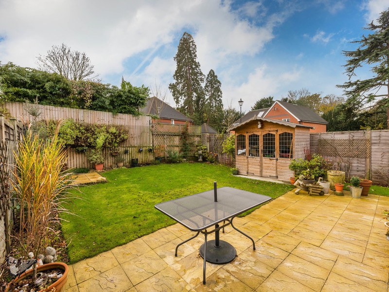 4 bed House - Semi For Sale in Leatherhead, Surrey - 3