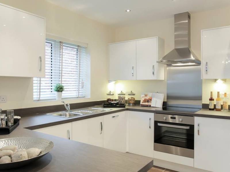 4 bed House - Detached For Sale in East Grinstead, West Sussex - 2